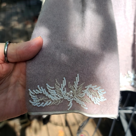 🎉HOST PICK🎊Star Light Co. Vintage lavender embroidered & lined sweater szS - Picture 7 of 13